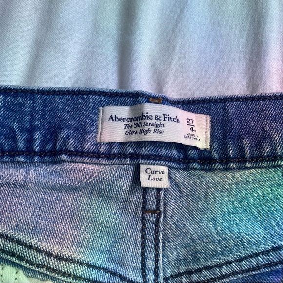 A&F. Curve Love Ultra High Rise 90s Straight Jean. 4R - Picture 4 of 4